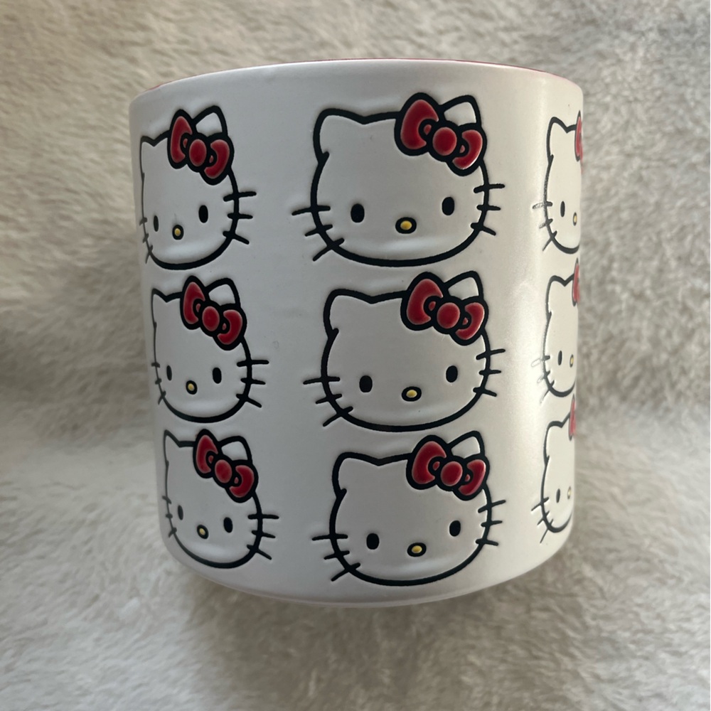 Hello Kitty White Vase